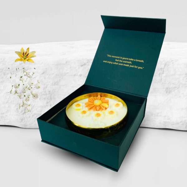 Lily of the Valley Glow Candle – Hammered Urli